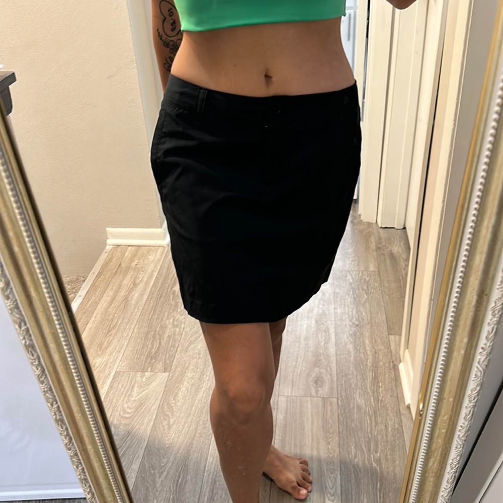 🚫SOLD🚫Like New Champion Black Skort Size 6!